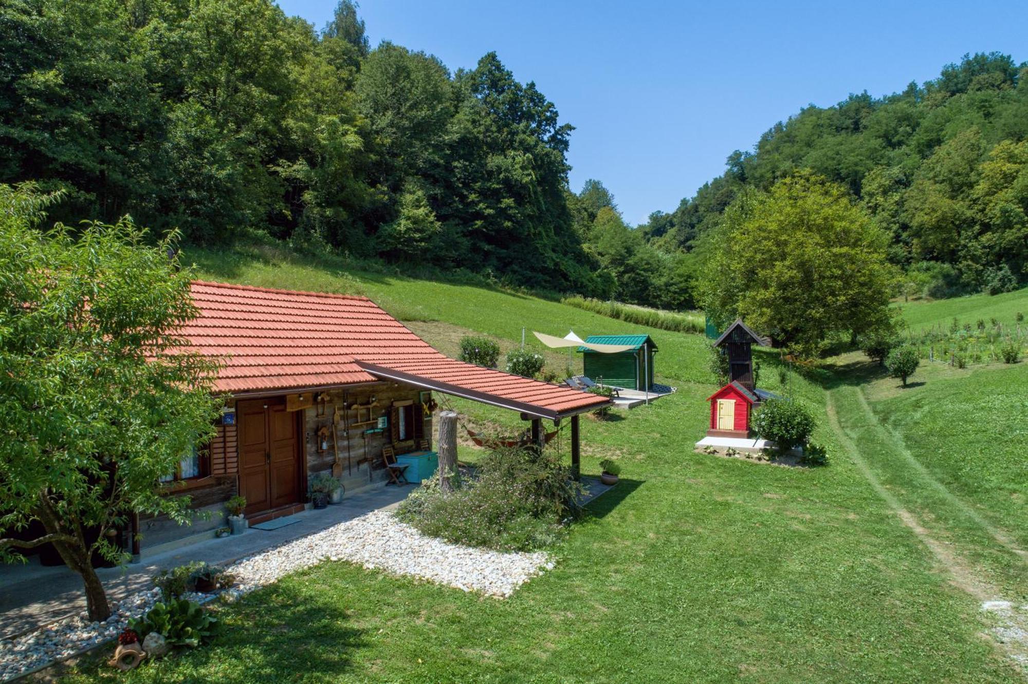 Pepeljuga Kuca Za Odmor